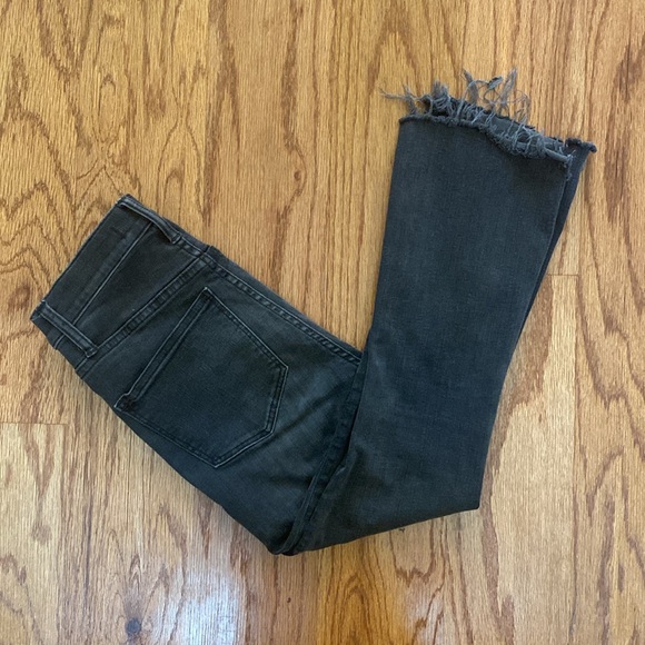 Madewell Cali Demi- Boot Jeans in Washed Black. Chewed hem edition. Size 24S. - Picture 15 of 16